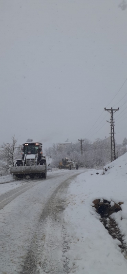 Mersin Büyükşehir Ekipleri Toroslar'da Kar Mesaisinde