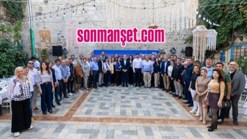 Başkan Seçer ve Meral Seçer, Tarsus'ta Turizmcilerle Buluştu 