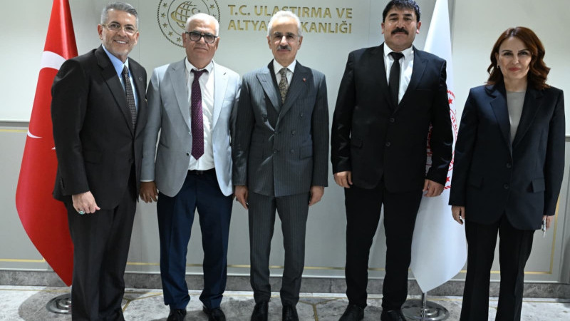 Levent Uysal ve Beraberindeki Heyet Ulaştırma Bakanı ile Görüştü 