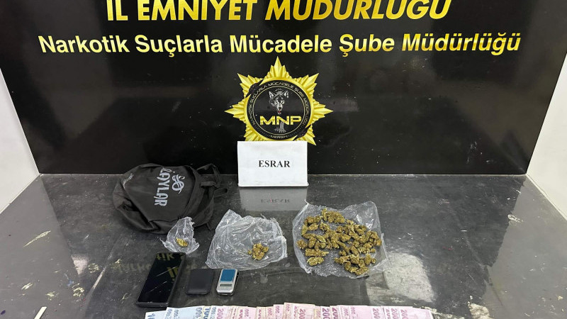 Mersin Akdeniz'de Uyuşturucu Operasyonunda 3 Kişi Tutuklandı 