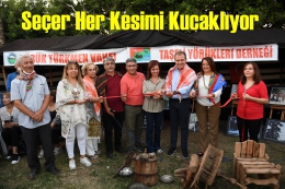 Vahap Seçer, Her Kesimi Kucaklayan Anlayışla Hizmet Ediyor