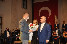 Tarsus'ta Atatürk'ün Sevdiği Şarkılar Konserinde Duygusal Anlar