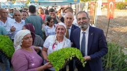 Tarsus Belediyesi 1 Milyon Fide ve 250 Bin Fidanı Ücretsiz Dağıttı