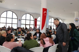 Başkan Yılmaz, Depremzedelerle Yemekli Mevlüd'de Buluştu