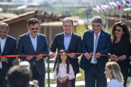 Başkan Seçer, Hobi Parkı'nın Açılışını Yaptı, Anahtarları Teslim Etti