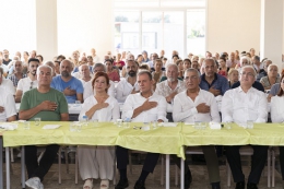 Vahap&Meral Seçer Çifti Aşure Lokmasını Mersinliler'le Paylaştı