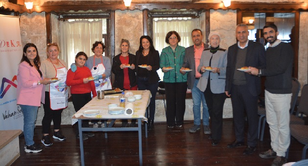 Tadeka'da Tarsus'a Özgü Kokulu Ev Çöreği Üretimi