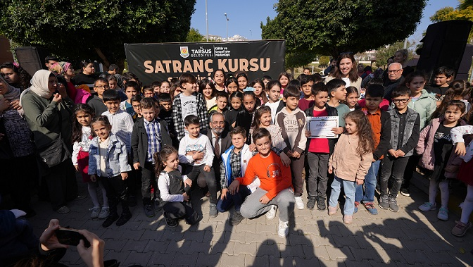 Tarsus Belediyesi STEM'den 180 Öğrenciyi Satranç Eğitiminden Mezun Etti