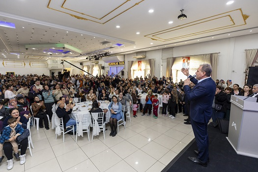 Başkan Seçer'i Tarsuslular Bağrına Bastı