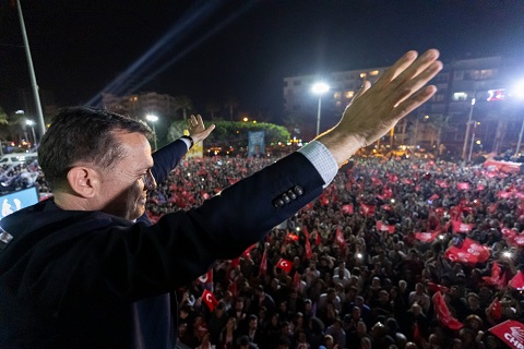 Abdullah Özyiğit En Yakın Rakibini 4'e Katlayıp Yeniden Seçildi