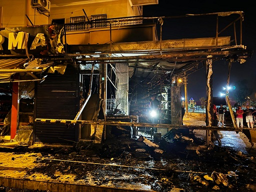 Tarsus'ta Yangın çıkan Market kullanılmaz hale geldi 
