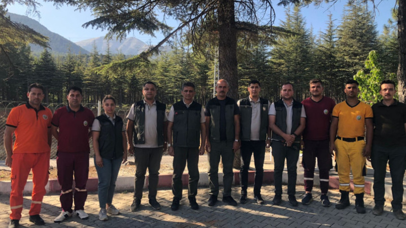 Orman Bölge Müdürü Ataş, Tarsus’ta Yangın İlk Müdahale Ekiplerini Ziyaret Etti