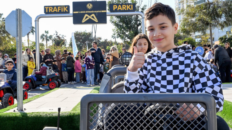 Büyükşehir Trafik Parkı Çocukların Akınına Uğradı