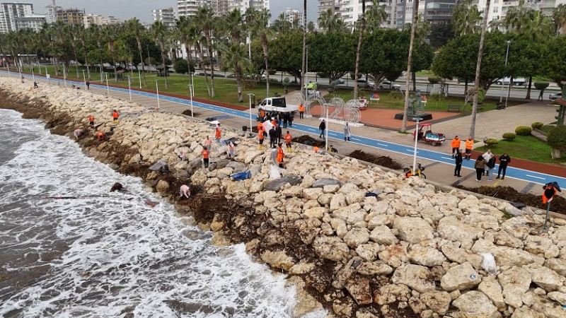 Mersin Büyükşehir Sel Afetinin Olumsuz İzlerini Siliyor