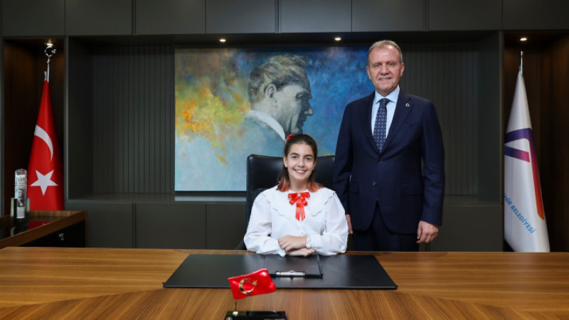 Vahap Seçer, Başkanlık Koltuğunu Berrak Eşme'ye Devretti