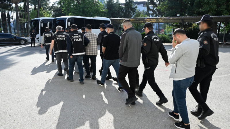 Tarsus'ta Uyuşturucu Operasyonunda gözaltına alınan 13 kişiden 11'i Tutuklandı